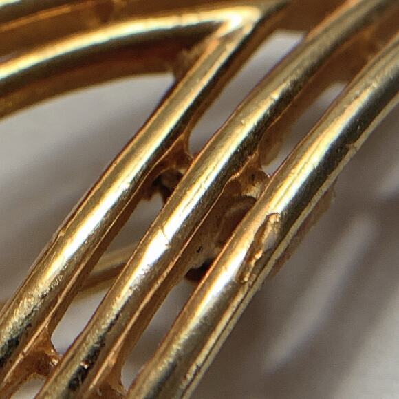 Vintage Signed Trifari Mid Century Brooch Leaf Openwork 1950s Gold Tone - Picture 9 of 9